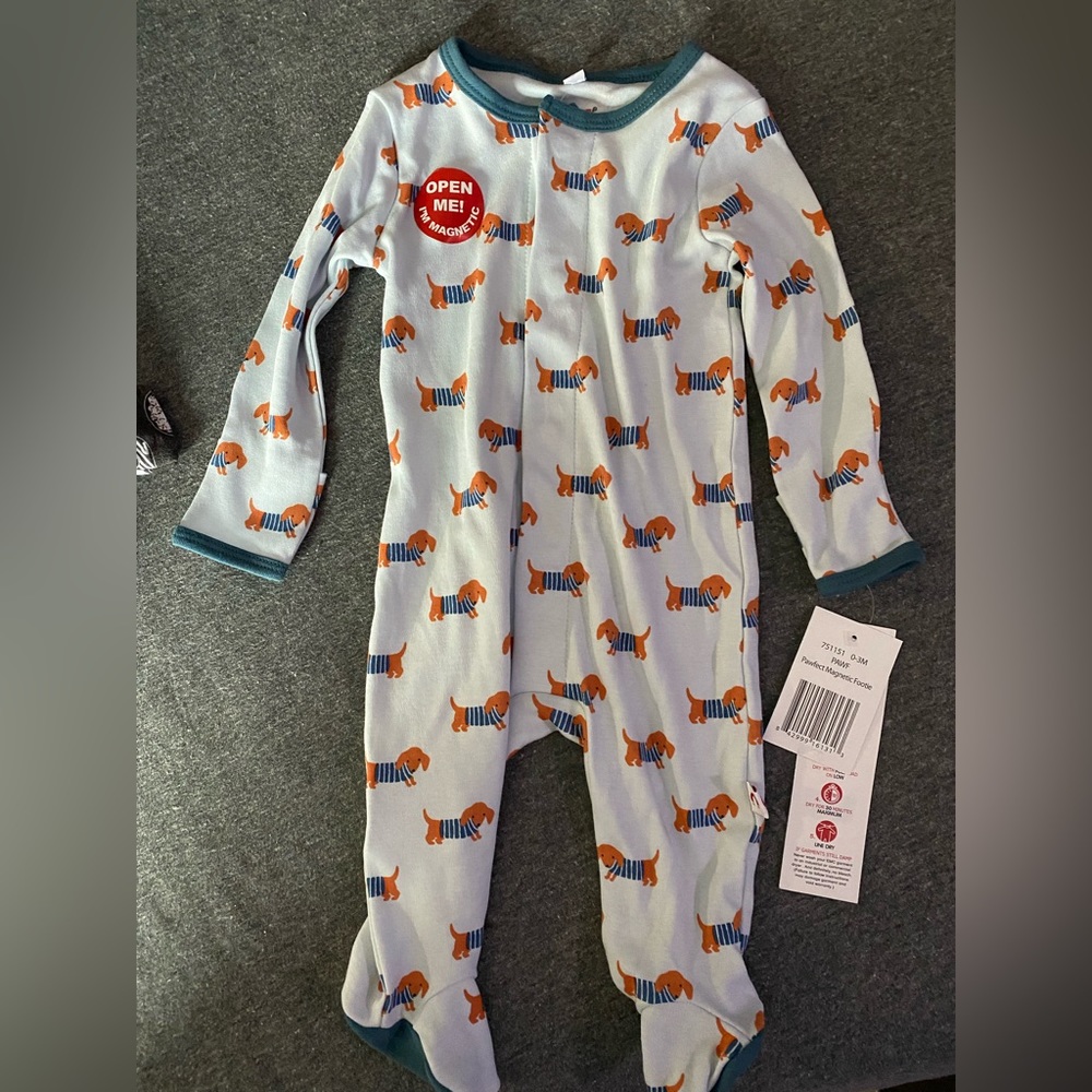 EMC Dachshund Magnetic Close Sleeper (0-3 Month)